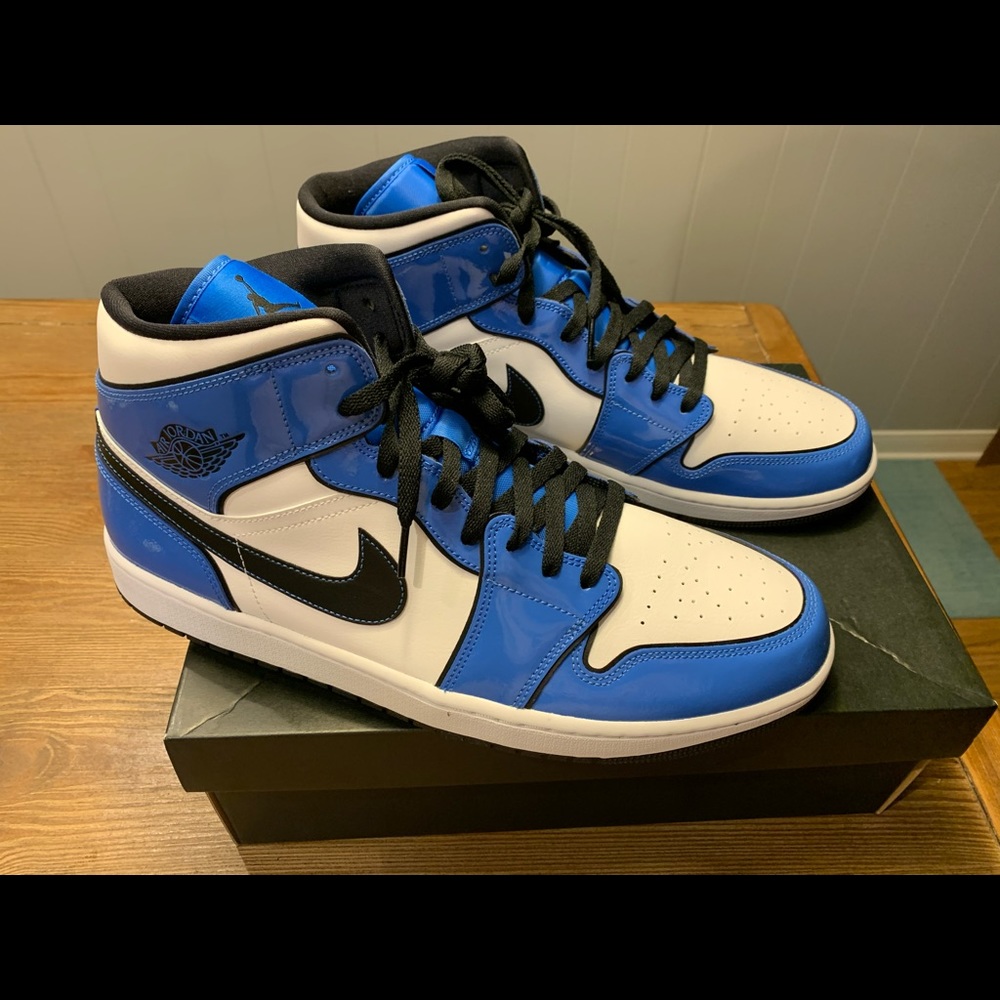 Air Jordan 1 Mid SE Sz 14 Signal Blue Black White